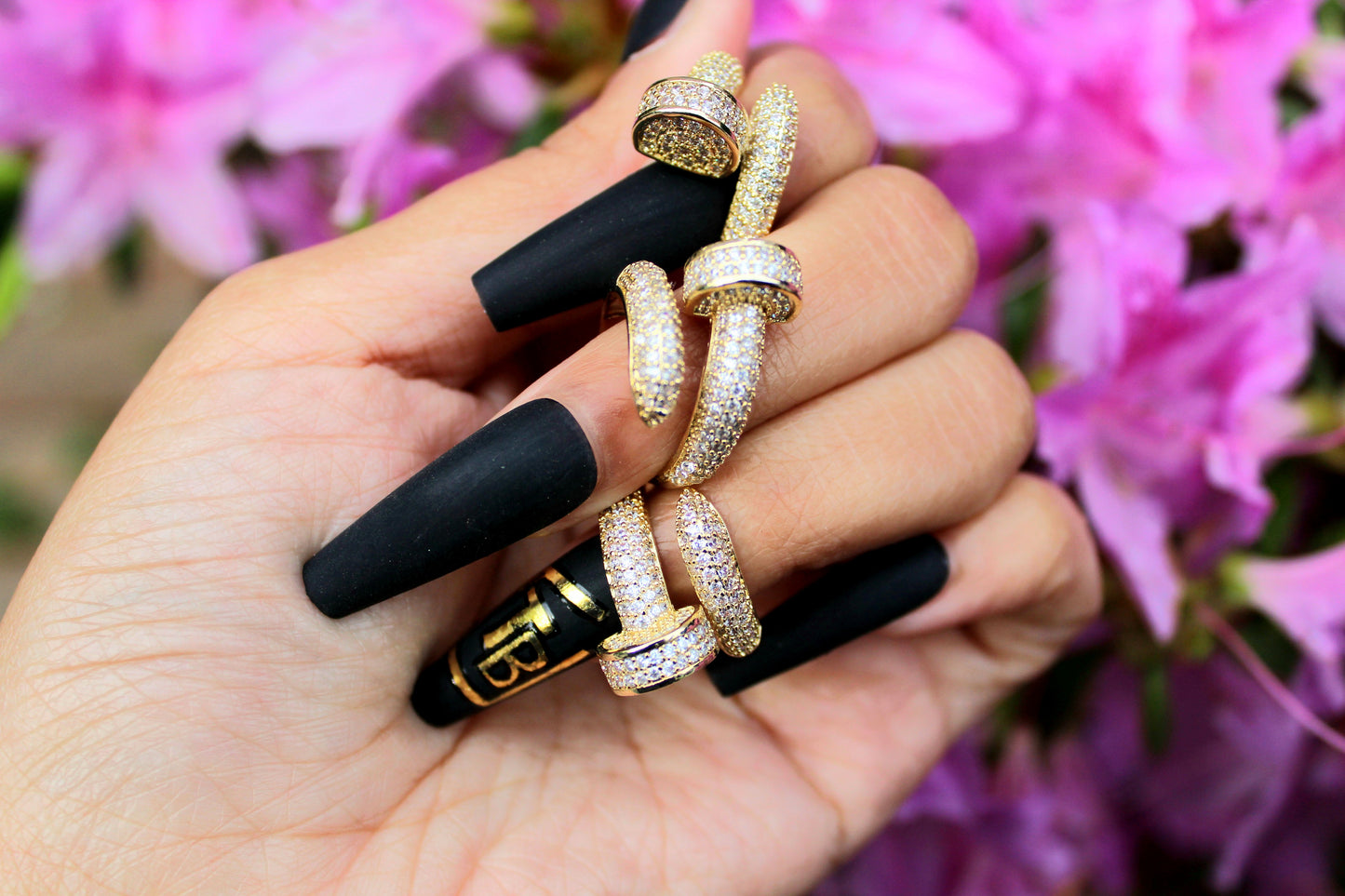 Icy Spiral Screw ring
